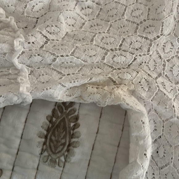 5/$25- Lilly Pulitzer white eyelet lace blouse - Picture 3 of 4